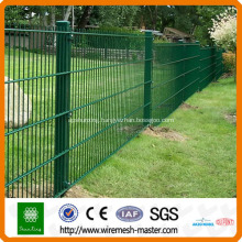 Galvanized or PVC Coated Barbed Wire Fence